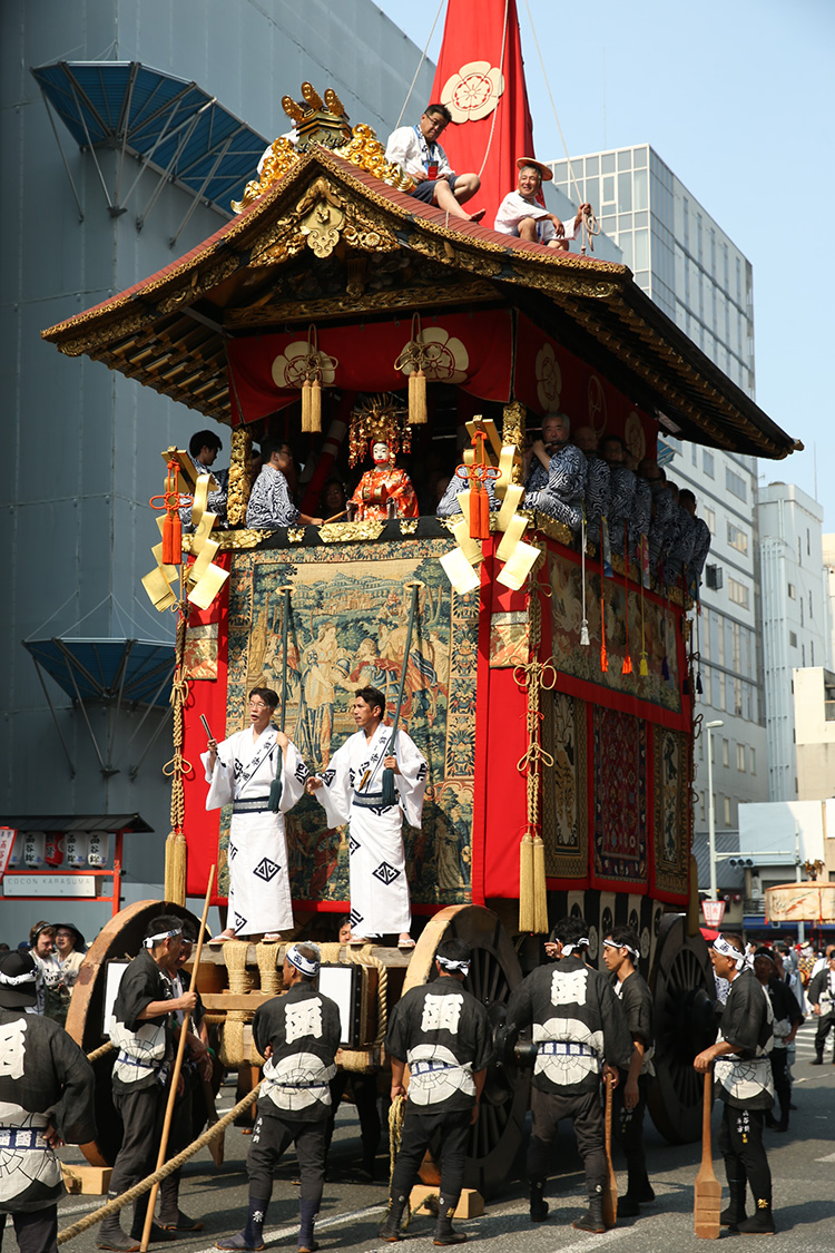 豪華絢爛な山車の行列で京都の夏を彩る日本三大祭りのひとつ 祇園祭